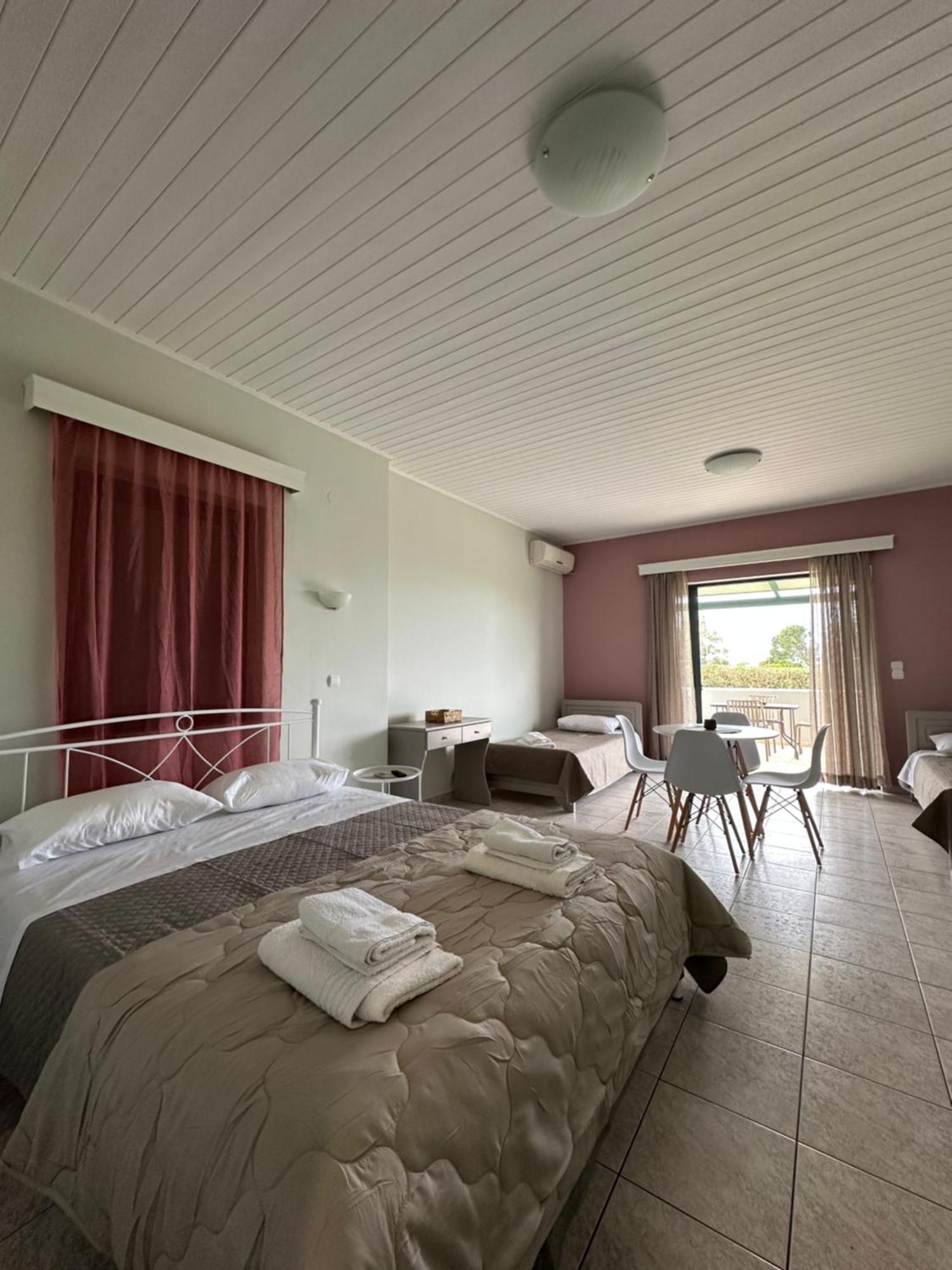 Odysseas Rooms Kalo Nero Екстер'єр фото
