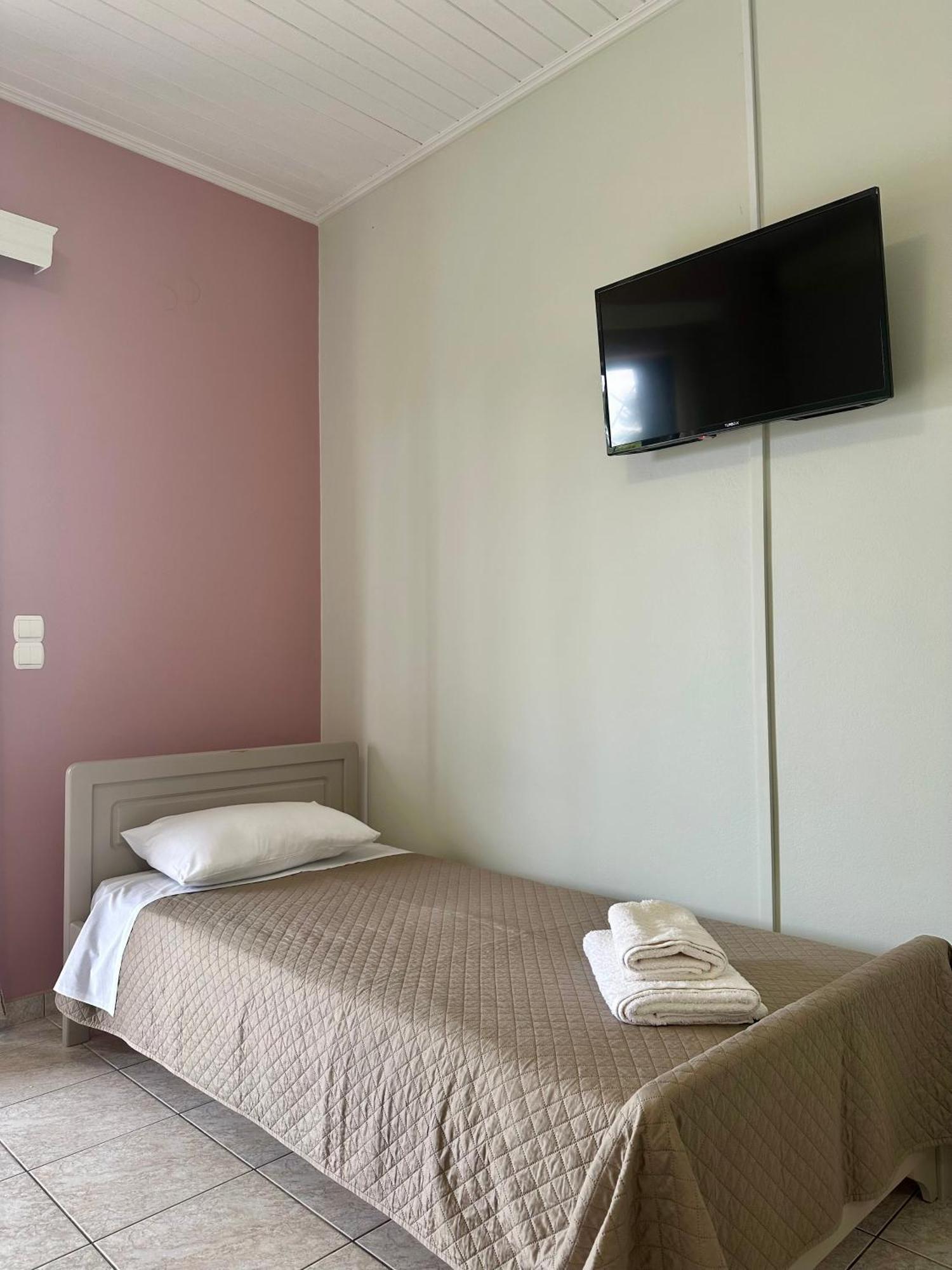 Odysseas Rooms Kalo Nero Екстер'єр фото